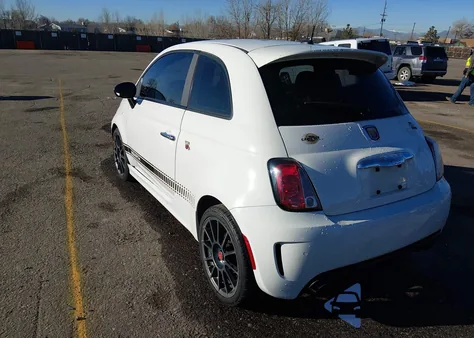 2015 Fiat 500 Abarth z USA, uszkodzony, nr VIN 3C3CFFFH2FT500379